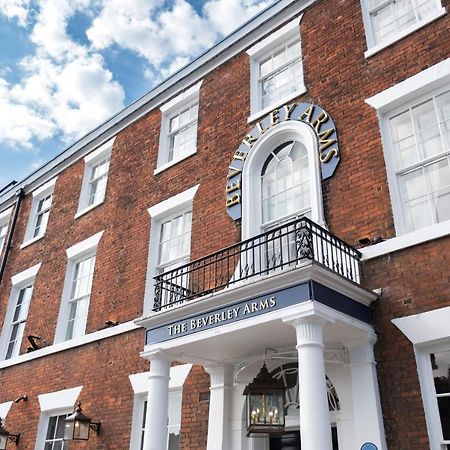 The Beverley Arms Hotel Exterior foto The Berkeley Arms