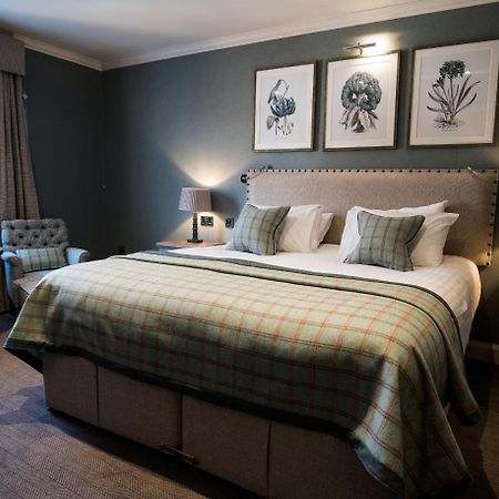 The Beverley Arms Hotel Exterior foto A bedroom at the hotel