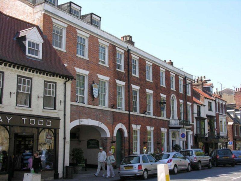 The Beverley Arms Hotel Exterior foto The former King's Head, now the King's Head Mews