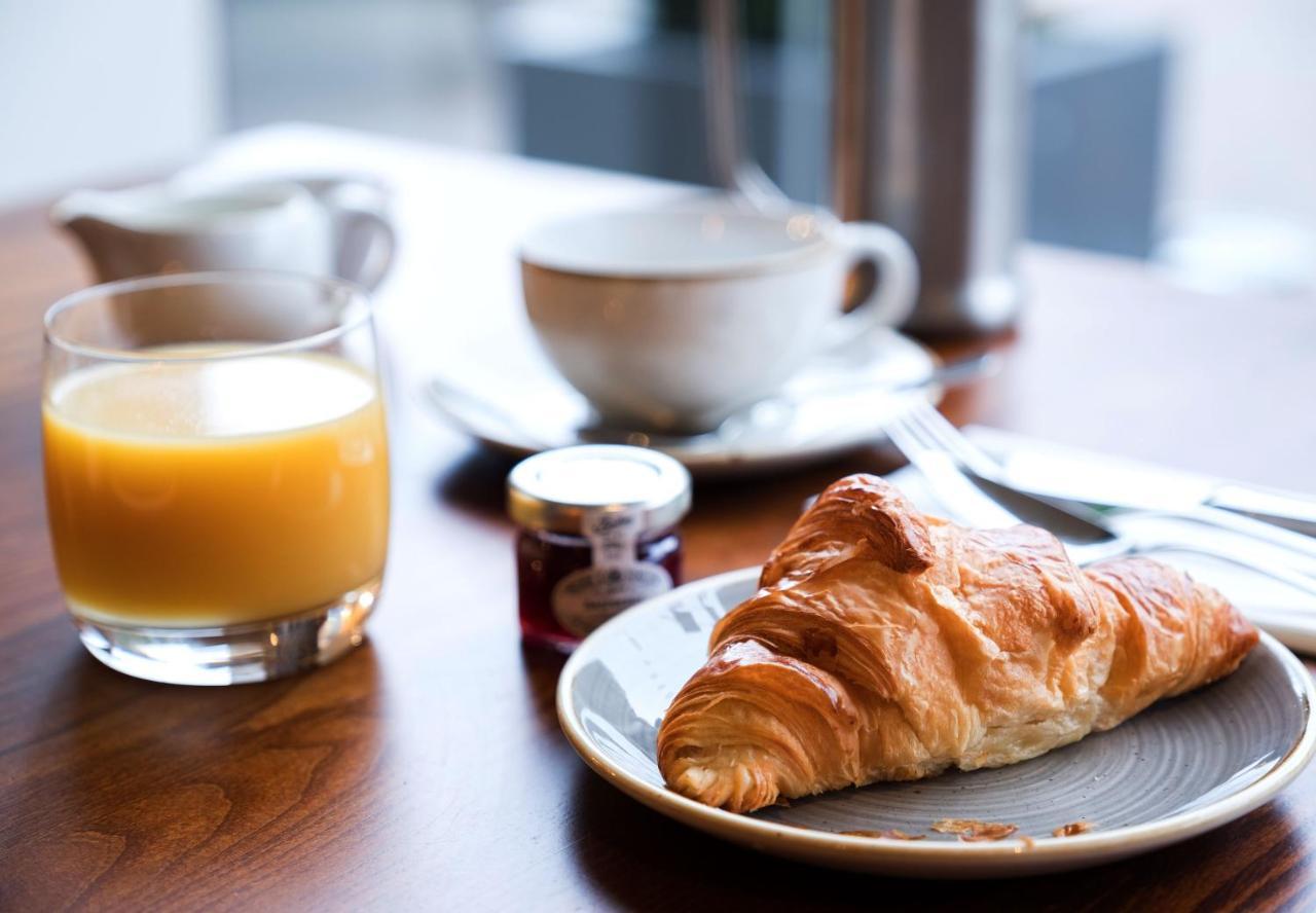 The Beverley Arms Hotel Exterior foto Croissant with orange juice