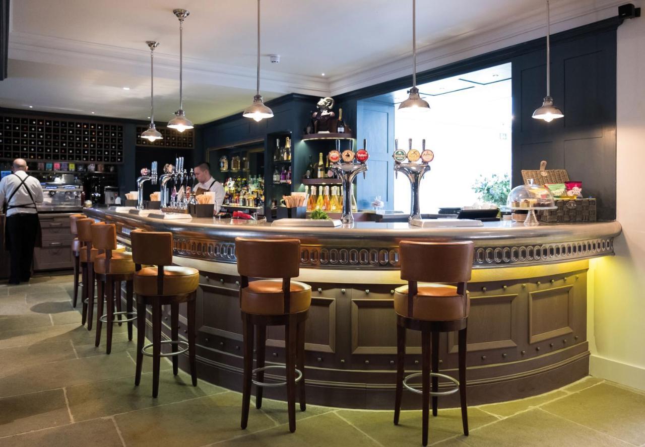 The Beverley Arms Hotel Exterior foto The bar at The Green Man