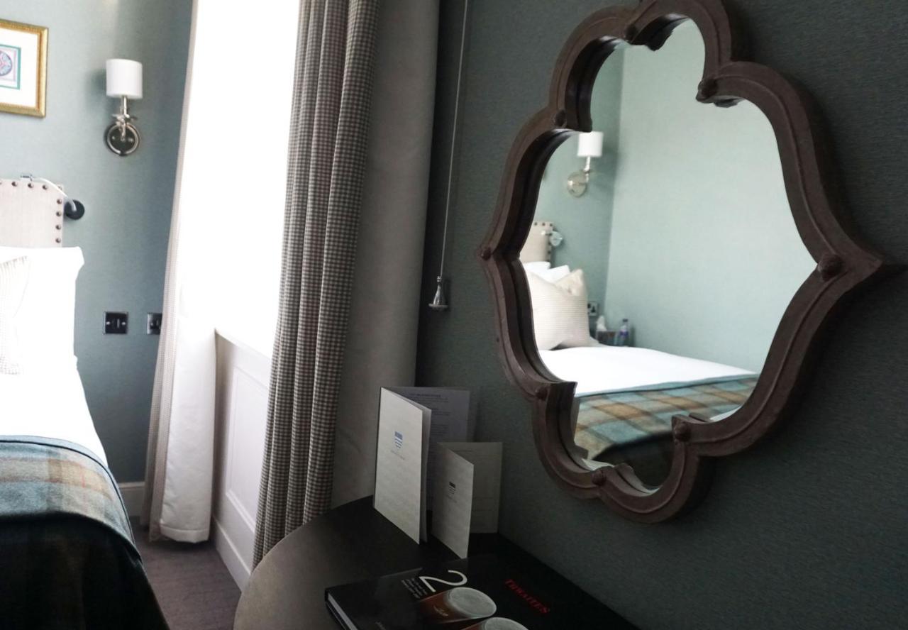 The Beverley Arms Hotel Exterior foto A mirror