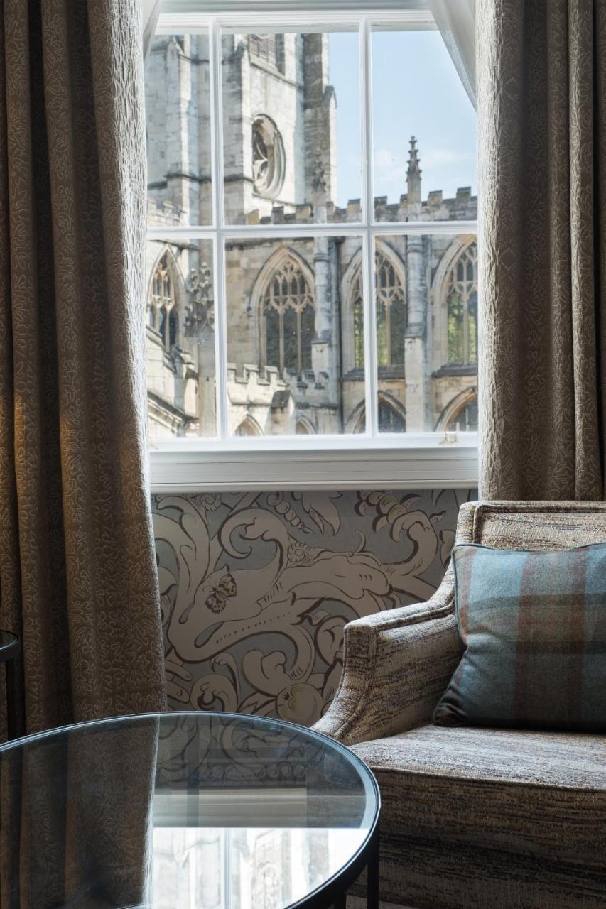 The Beverley Arms Hotel Habitación foto The window of the room where the body of the murdered monk was discovered