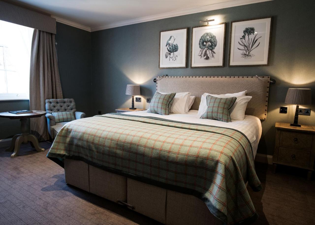 The Beverley Arms Hotel Exterior foto A bedroom at the hotel