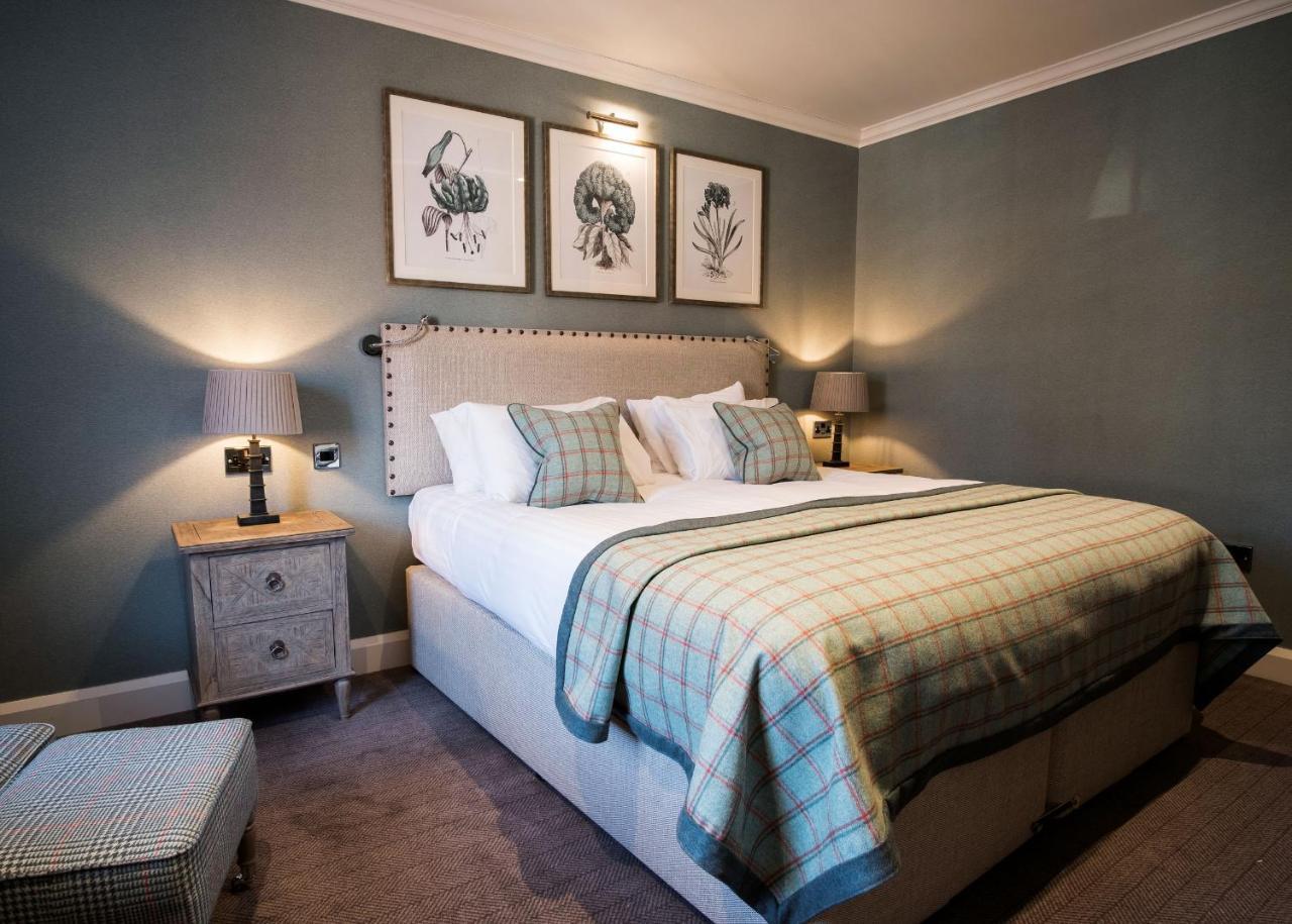The Beverley Arms Hotel Exterior foto A bedroom at The Old Swan
