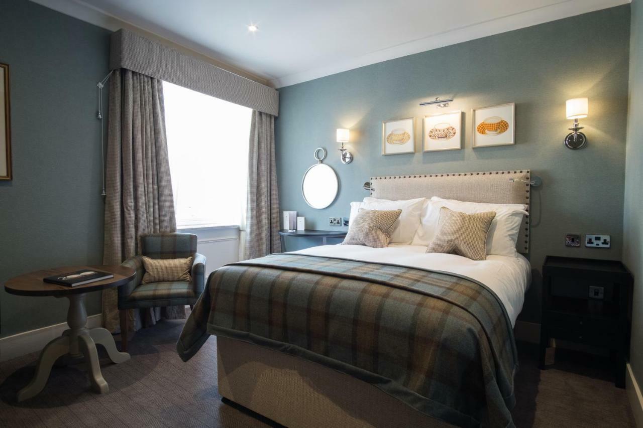 The Beverley Arms Hotel Exterior foto A bedroom at the hotel